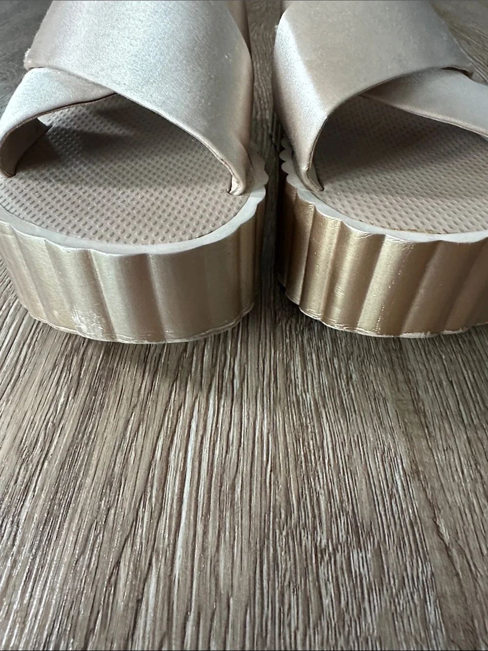 Tory Burch Satin Scalloped Platform Wedge Slide Sandals Bellini Blush Size 7